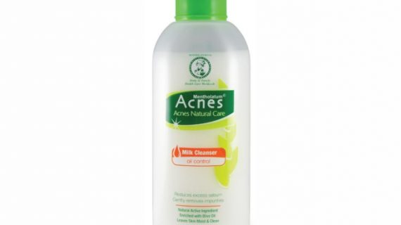 Acnes Natural Care Oil Control Milk Cleanser 110ml