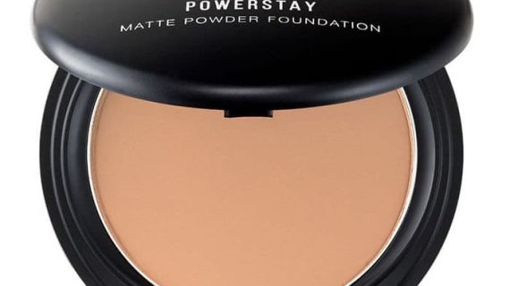 Make Over Powerstay Matte Powder Foundation C62 Rich Cocoa