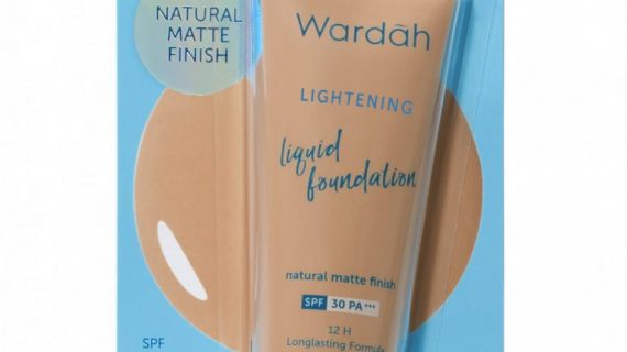 Wardah Lightening Liquid Foundation 04. Natural