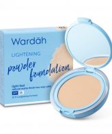 Wardah Lightening Powder Foundation Light Feel 01 Light Beige 12 g