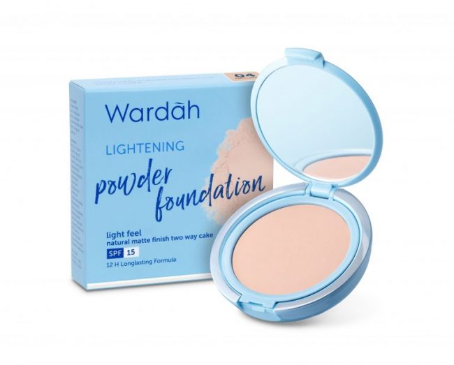 Wardah Lightening Powder Foundation Light Feel 04 Natural 12 g