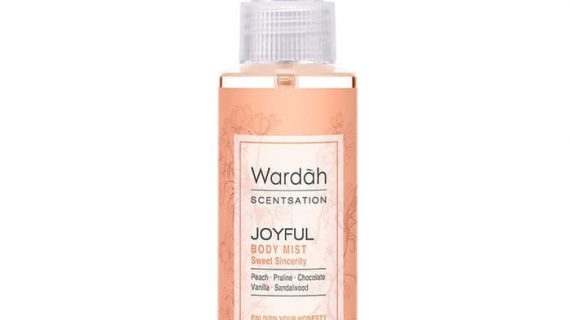 Tampilkan sisi elegan kepribadianmu dengan nuansa kebahagiaan aroma Wardah Scentsation Bliss Body Mist 100 ml. Dominasi sentuhan aroma fruity Raspberry dan kejutan aroma Citrus mengalir indah kedalam aroma Floral Rose yang perlahan mengayun lembut menjadi perpaduan Musk dan Amber yang tenang. Di formulasikan tanpa pewarna sehingga tidak meninggalkan noda warna pada baju maupun bagian tubuh mu.